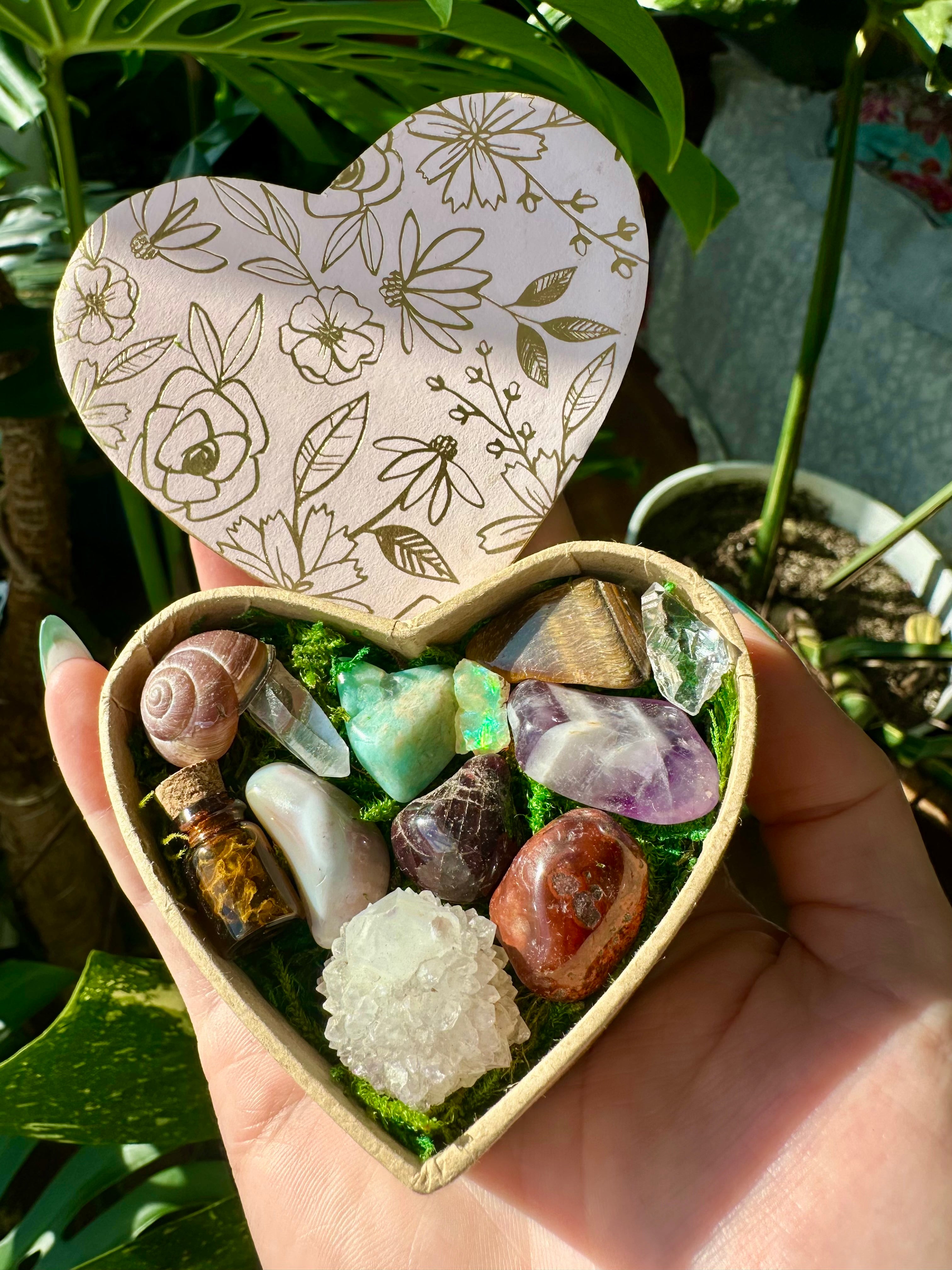♡ mini crystal heart valentine ❀
