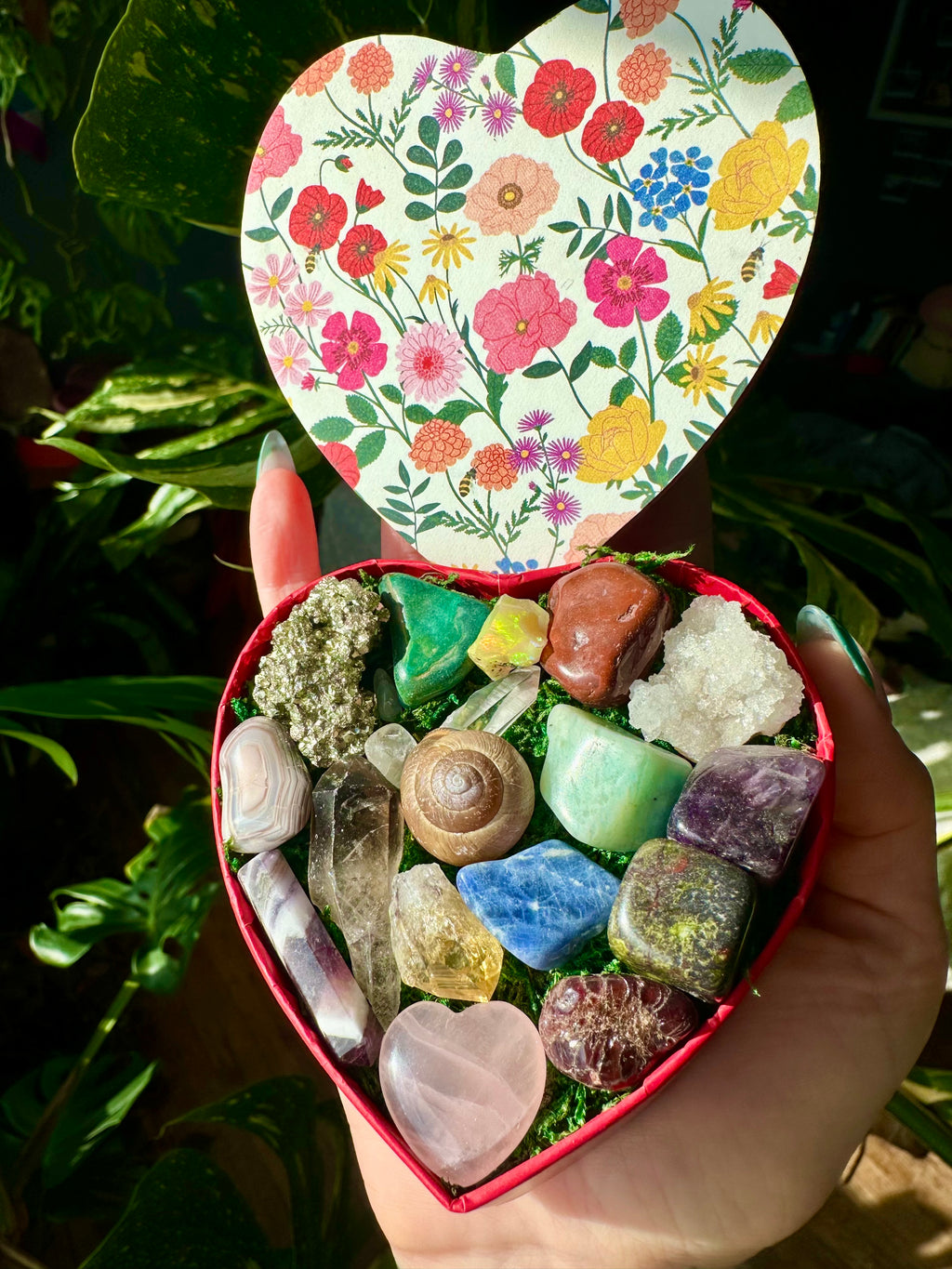 ♡ little crystal heart valentine ❀𓂃๑ï