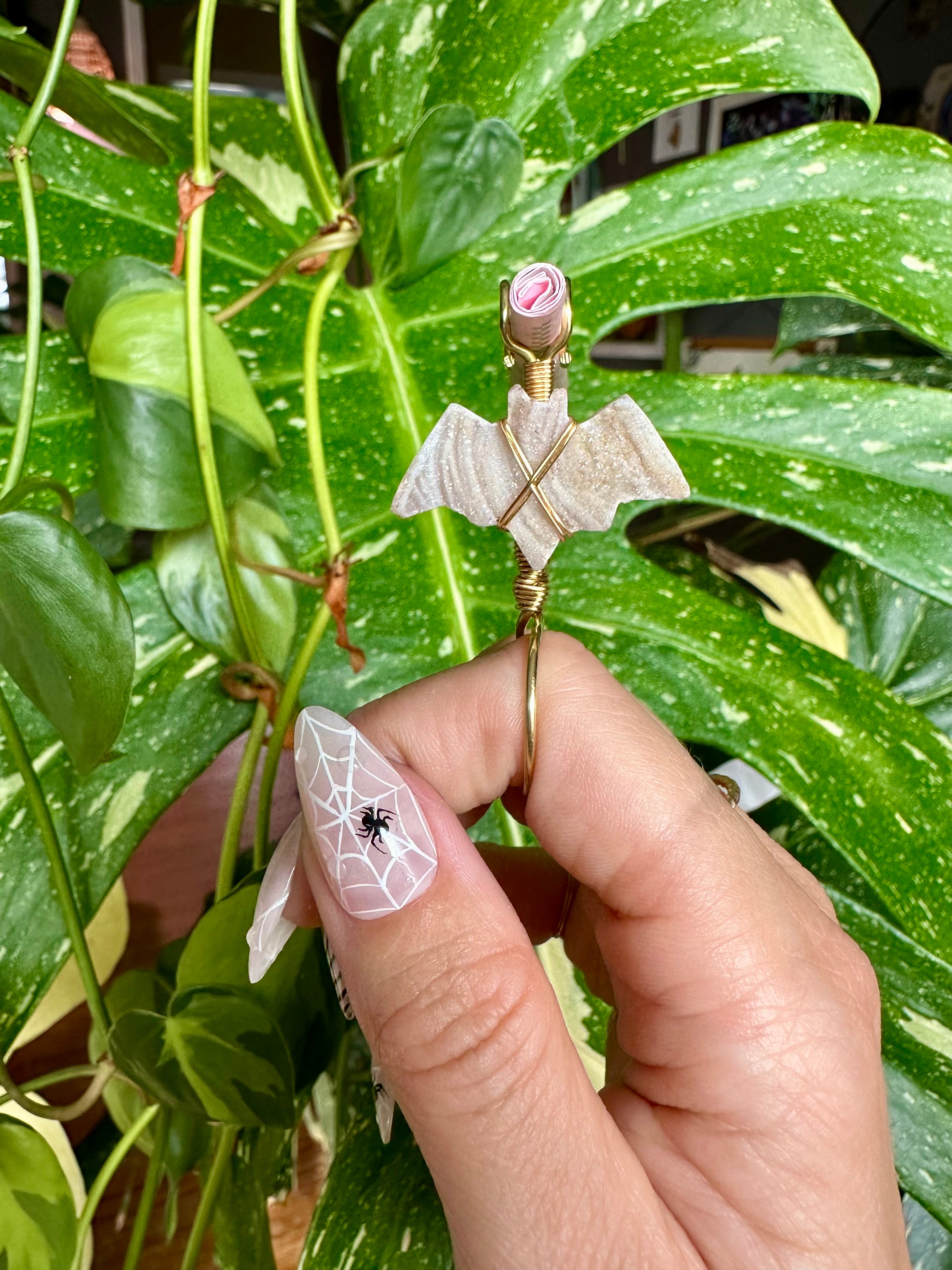 chalcedony druzy bat smoke ring ♡