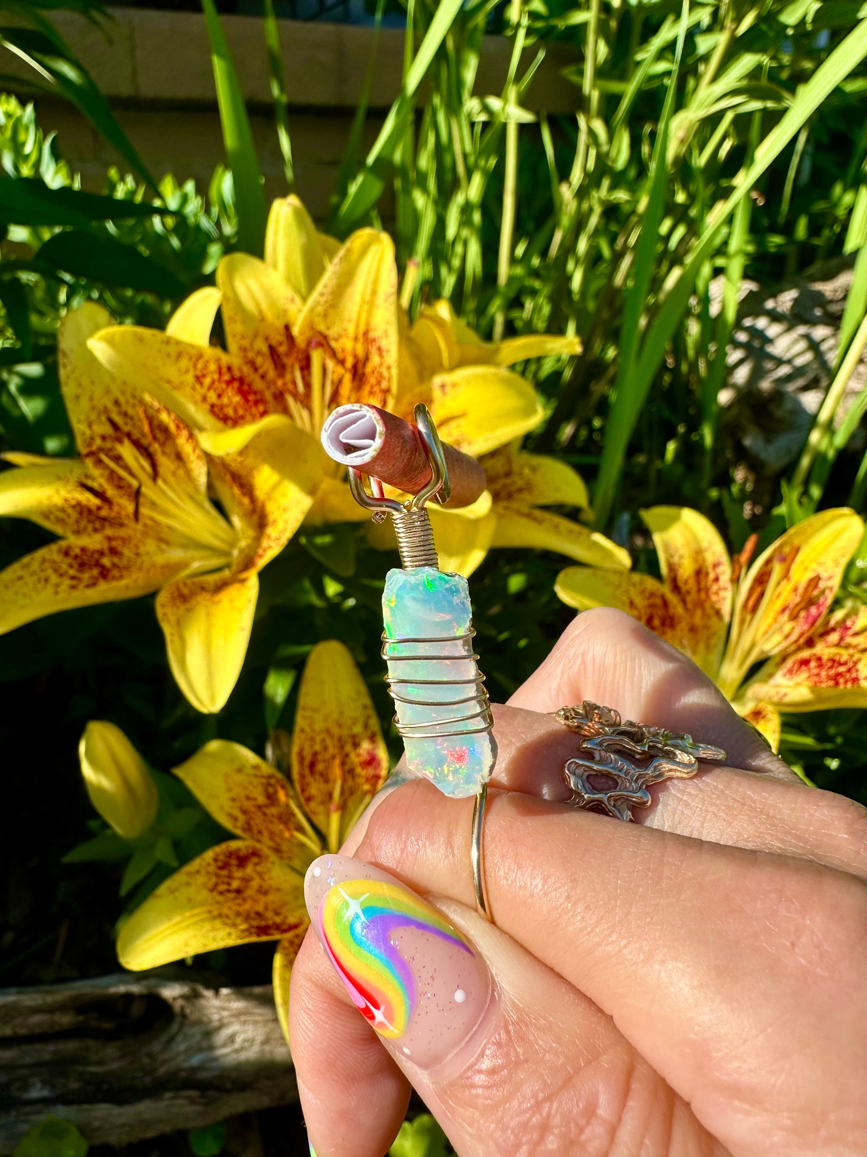 ♡one of one♡ 14k gold raw opal smoke ring 🌈