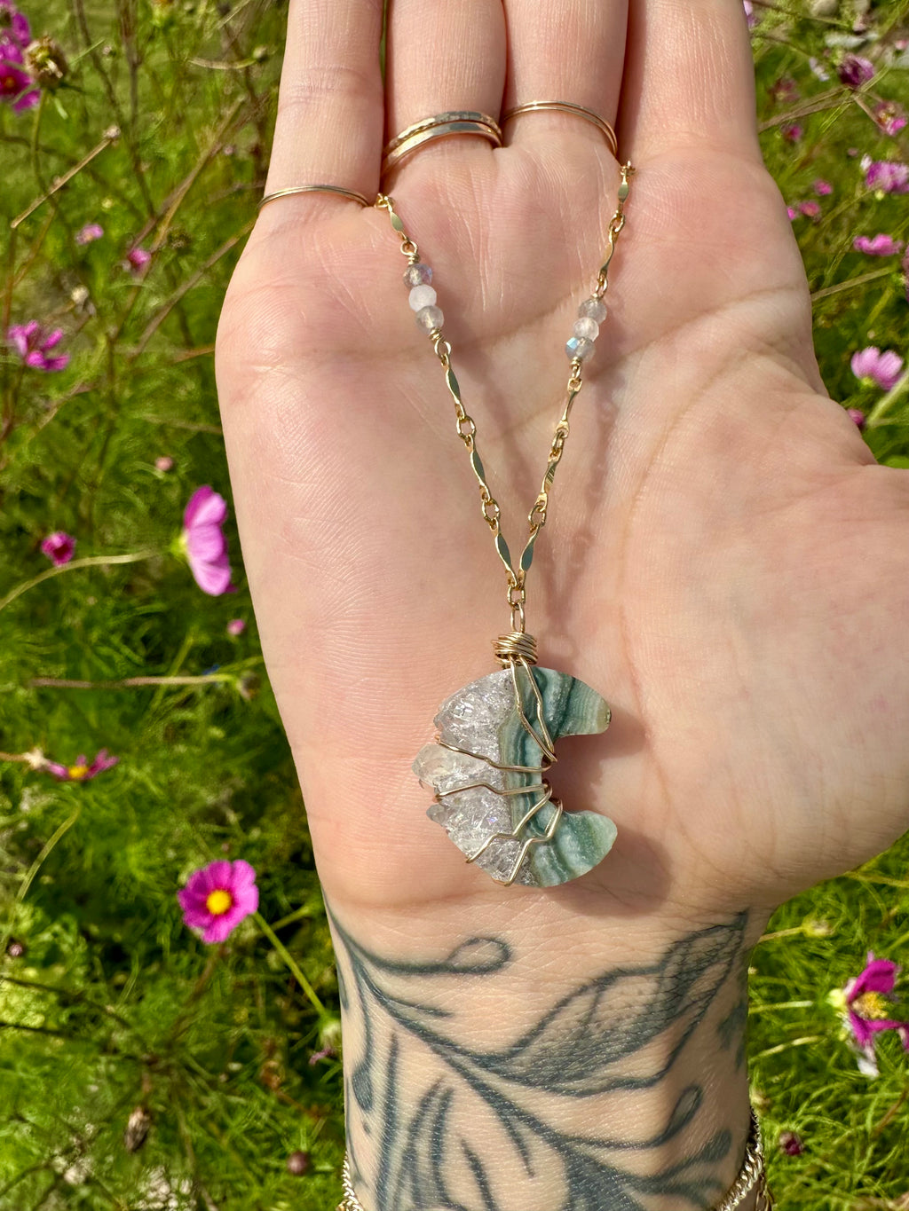 *one of one* agate quartz moon necklaceㅤ ♡ㅤ 14k gold fill