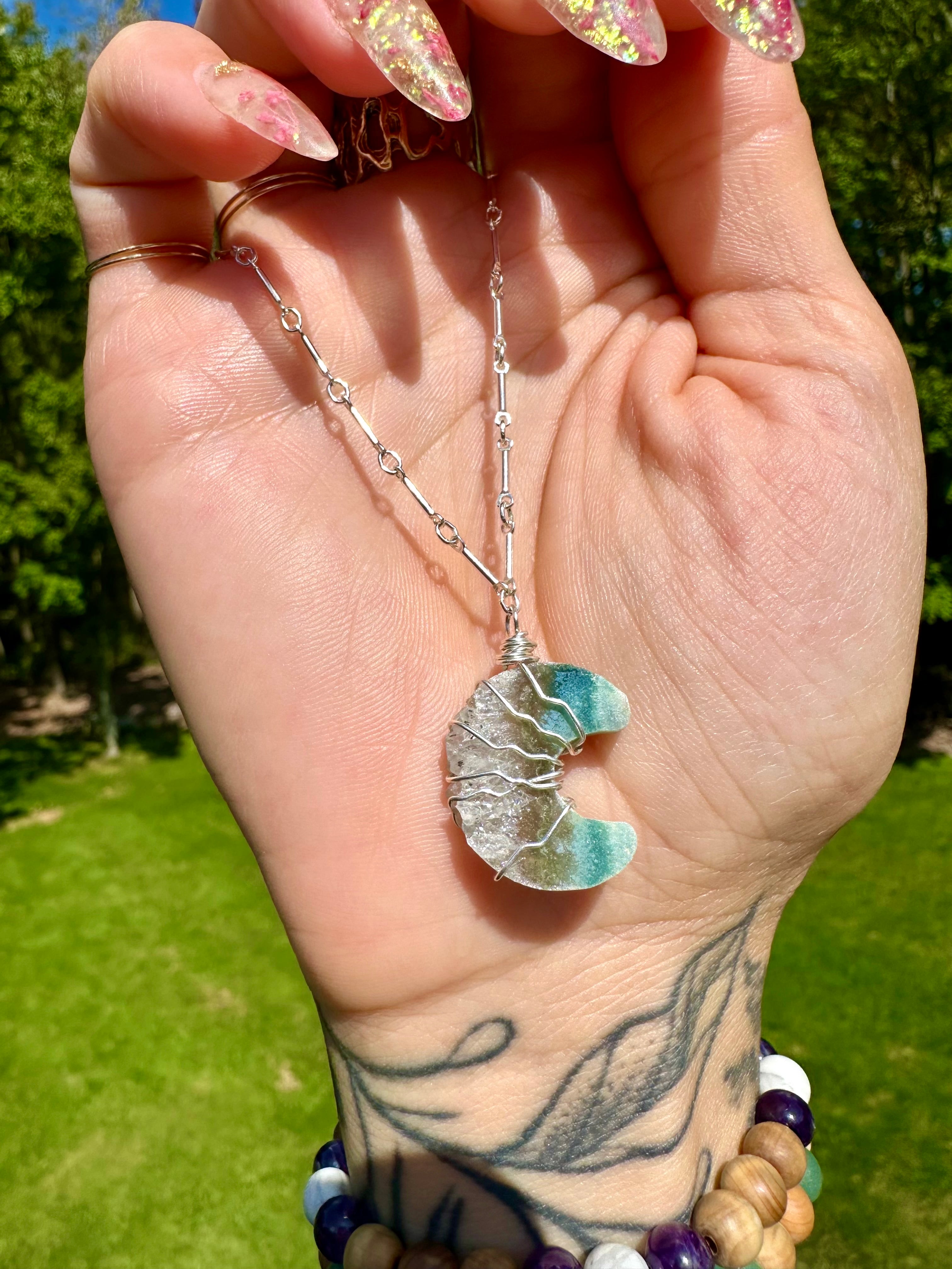 *one of one*♡ lil agate quartz moon necklace silver