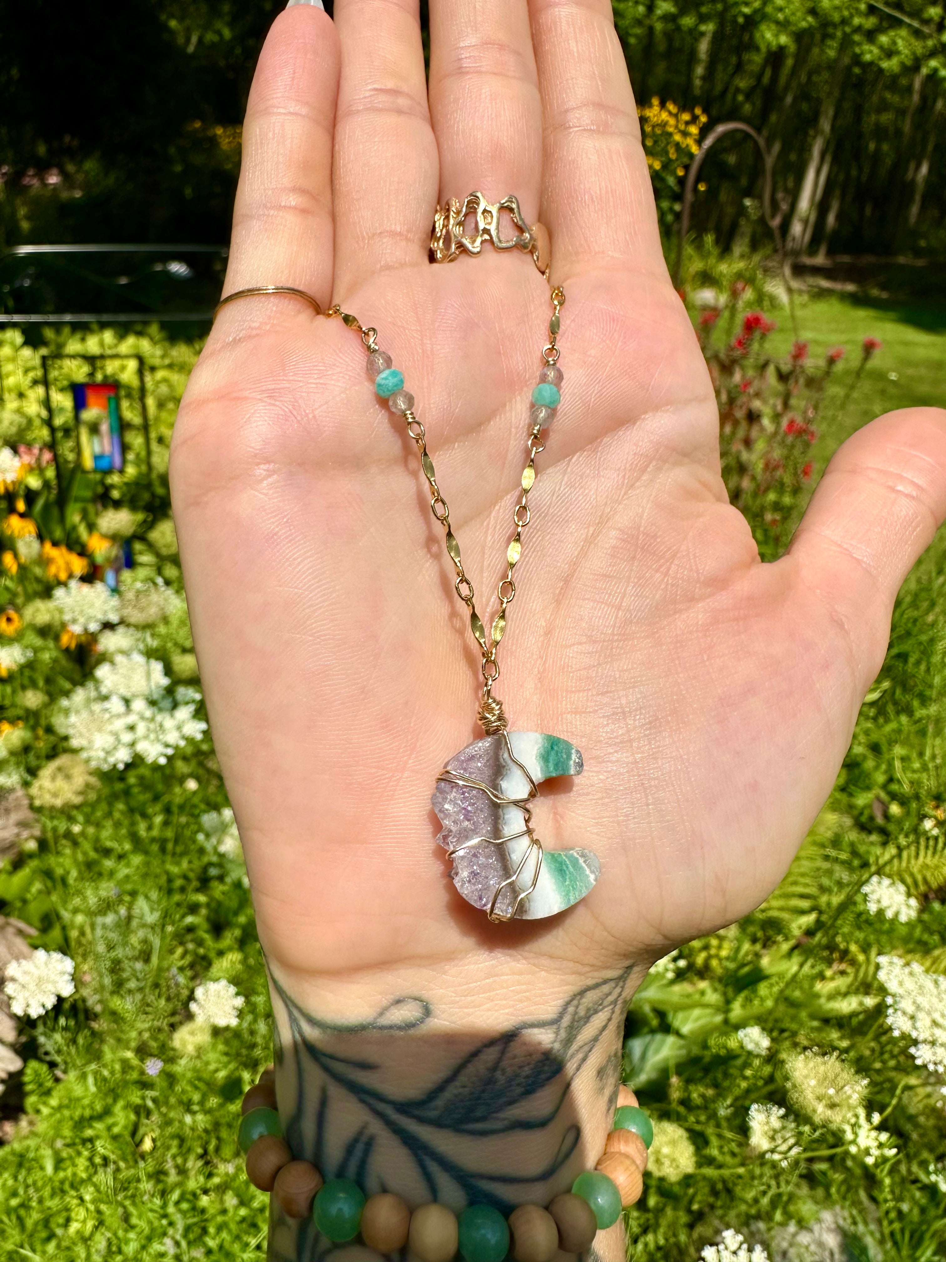 *one of one*♡ lil agate quartz moon necklace - gold