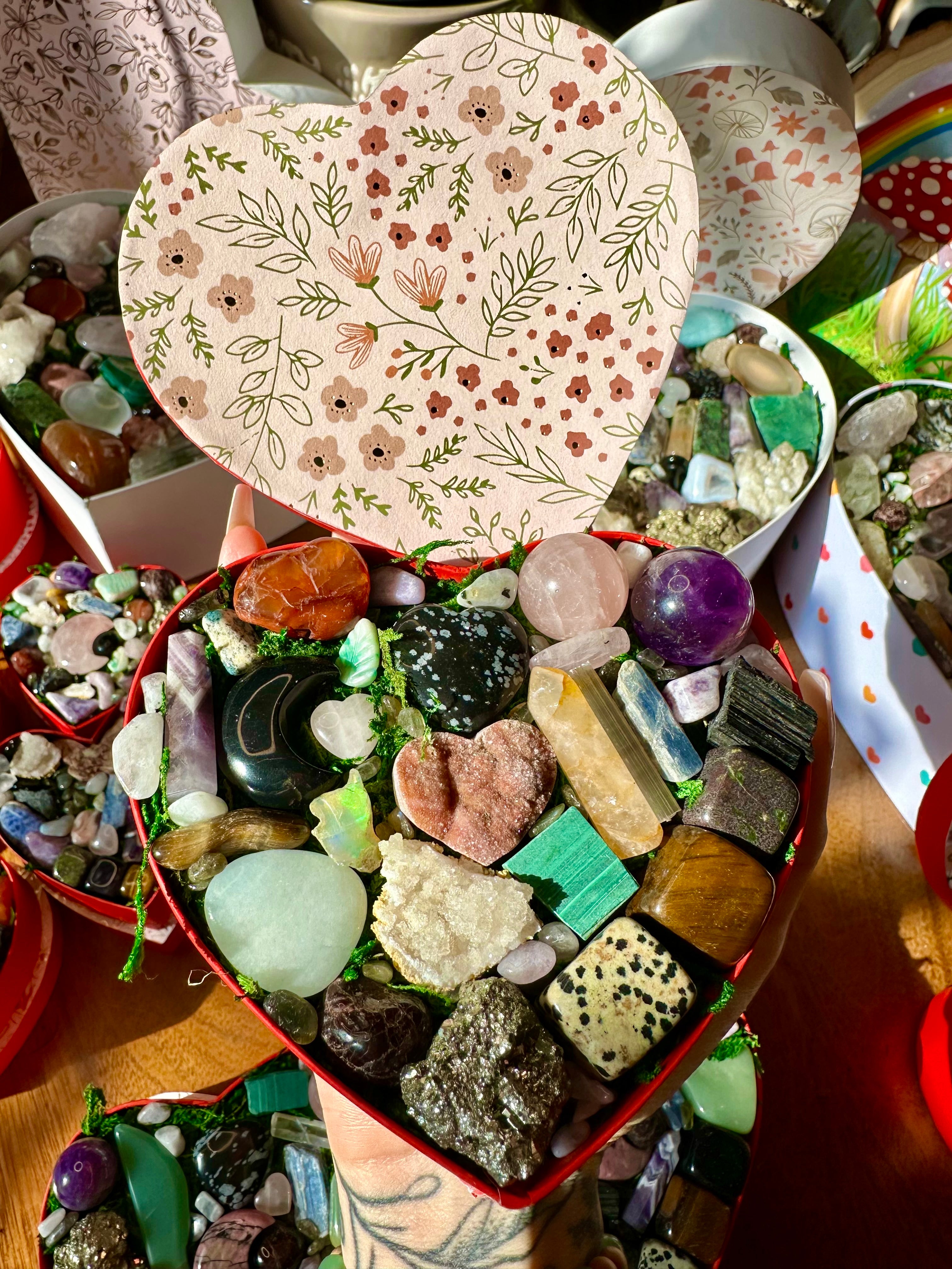 medium crystal valentine 💗🖤