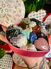 Load image into Gallery viewer, little crystal heart box valentine 💗