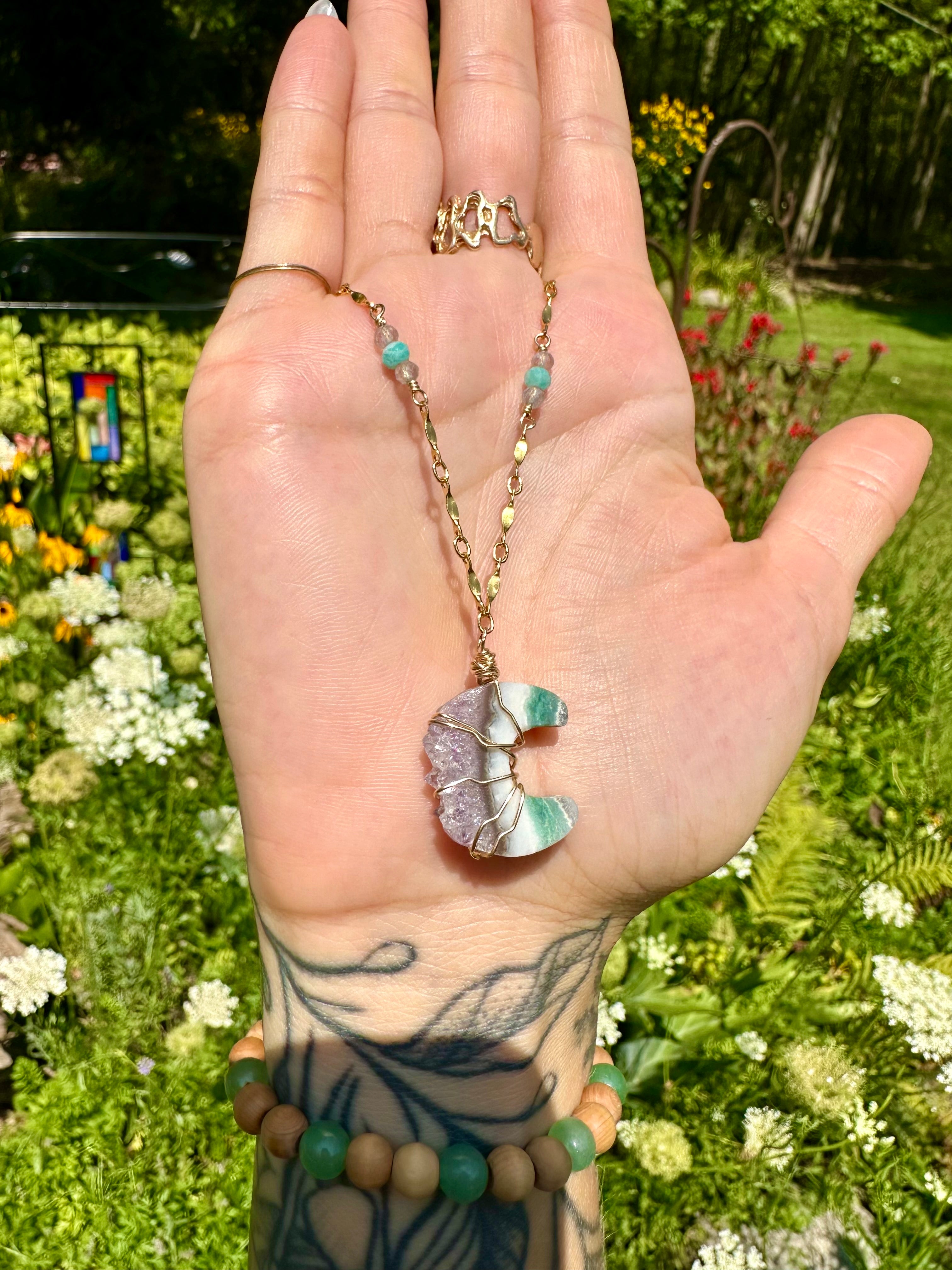 *one of one*♡ lil agate quartz moon necklace - gold