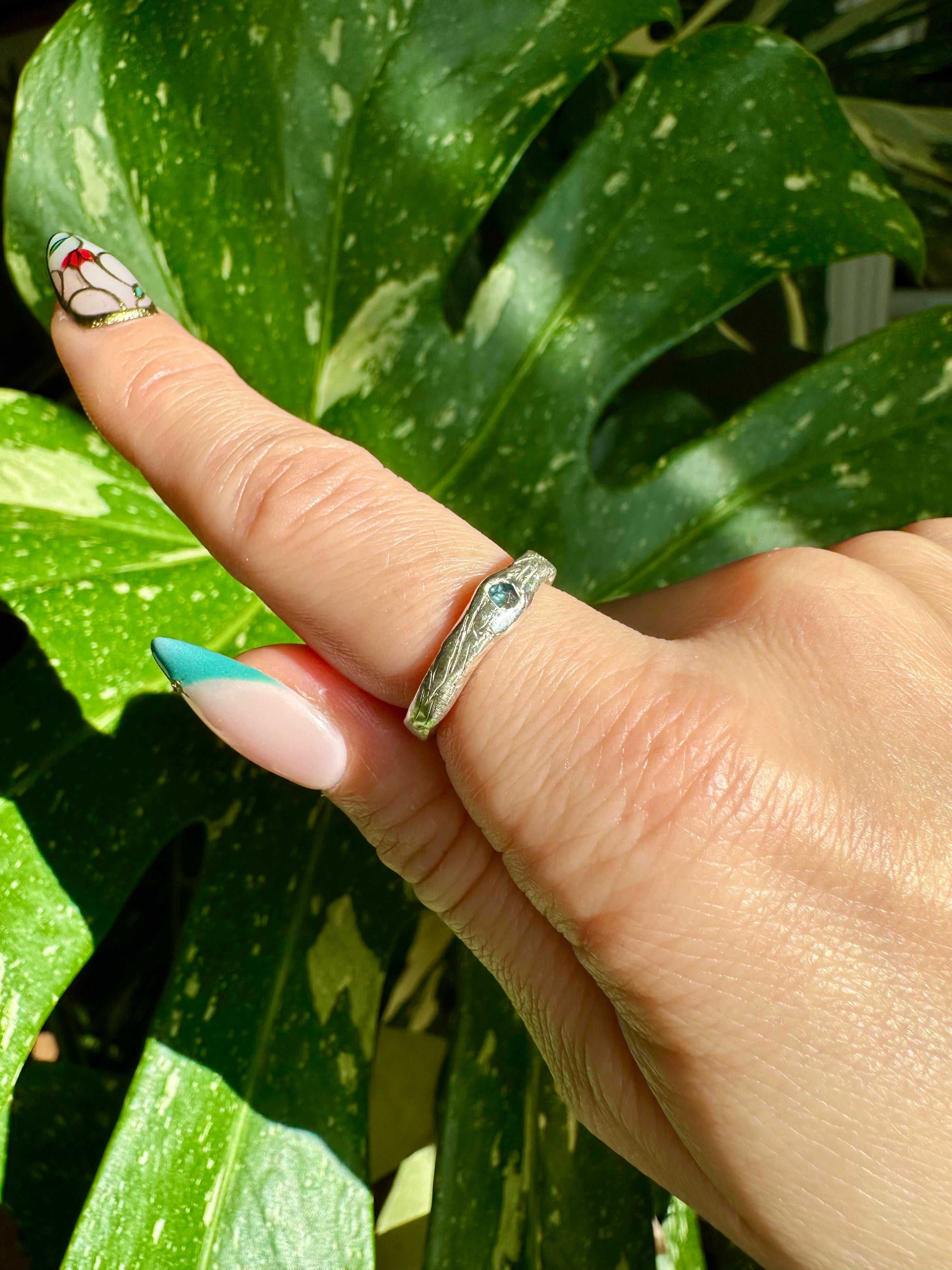 montana sapphire textured sterling silver ring size 6.5