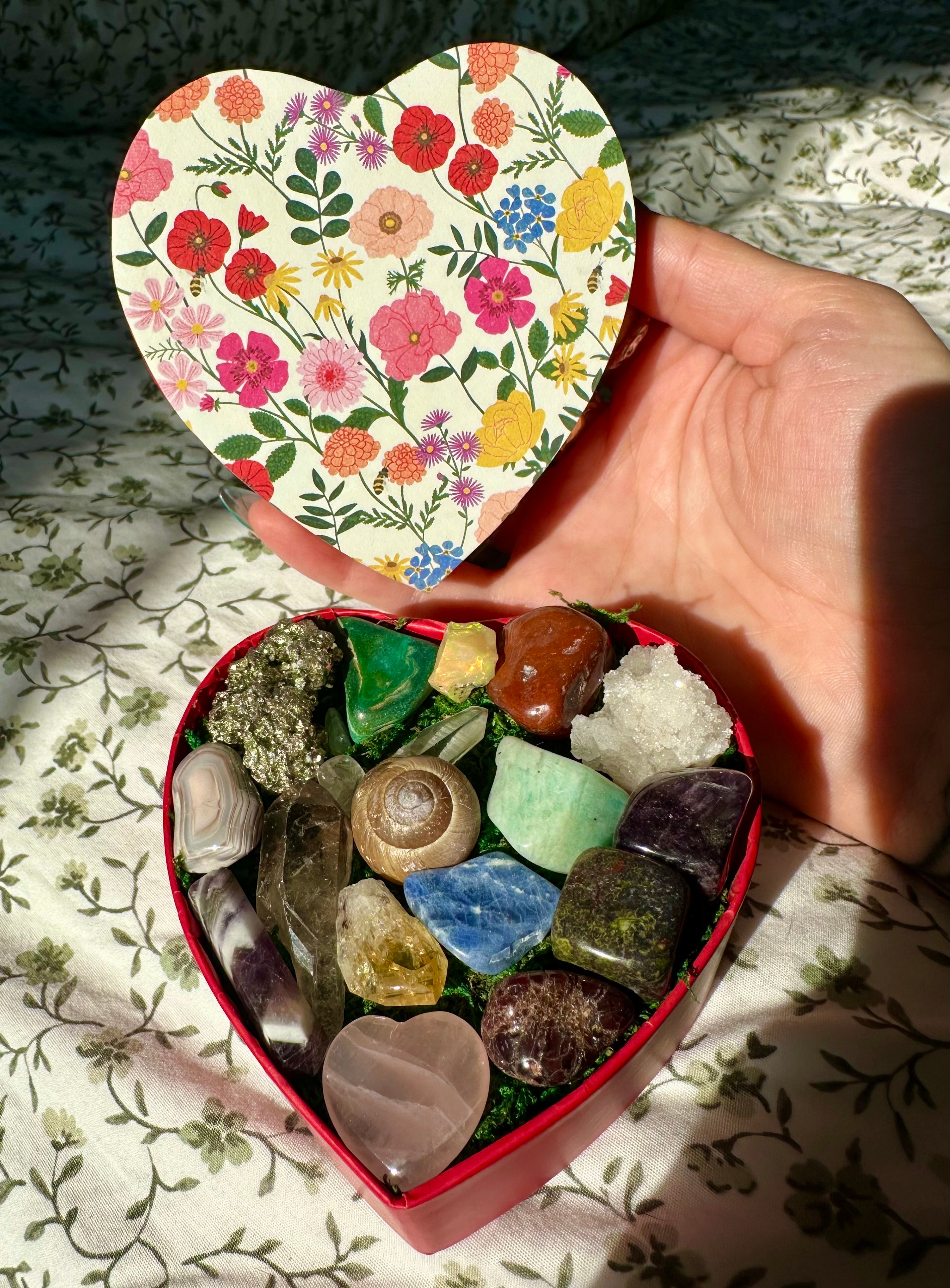 ♡ little crystal heart valentine ❀𓂃๑ï