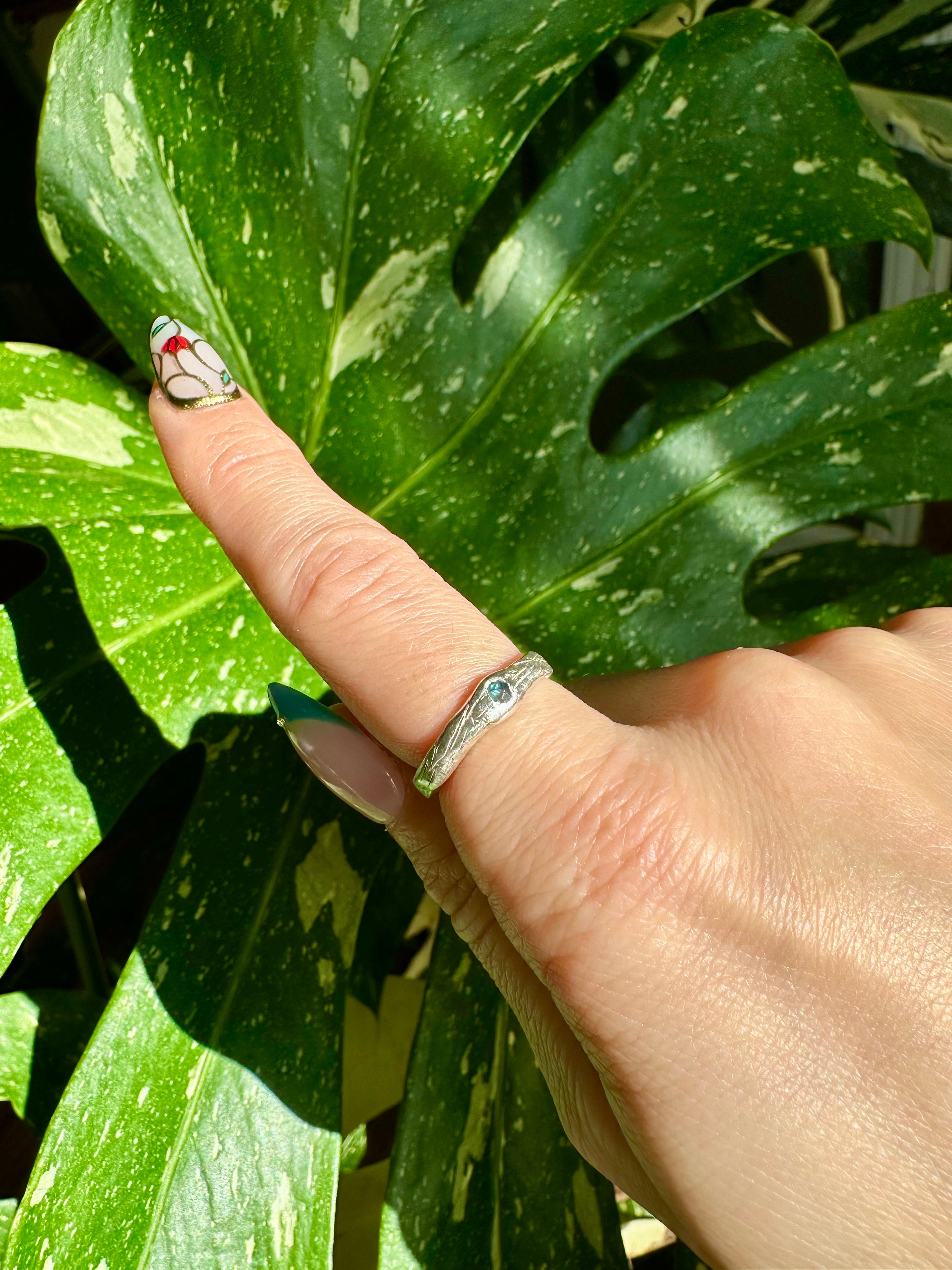 montana sapphire textured sterling silver ring size 6.5