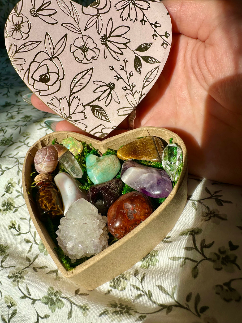 ♡ mini crystal heart valentine ❀