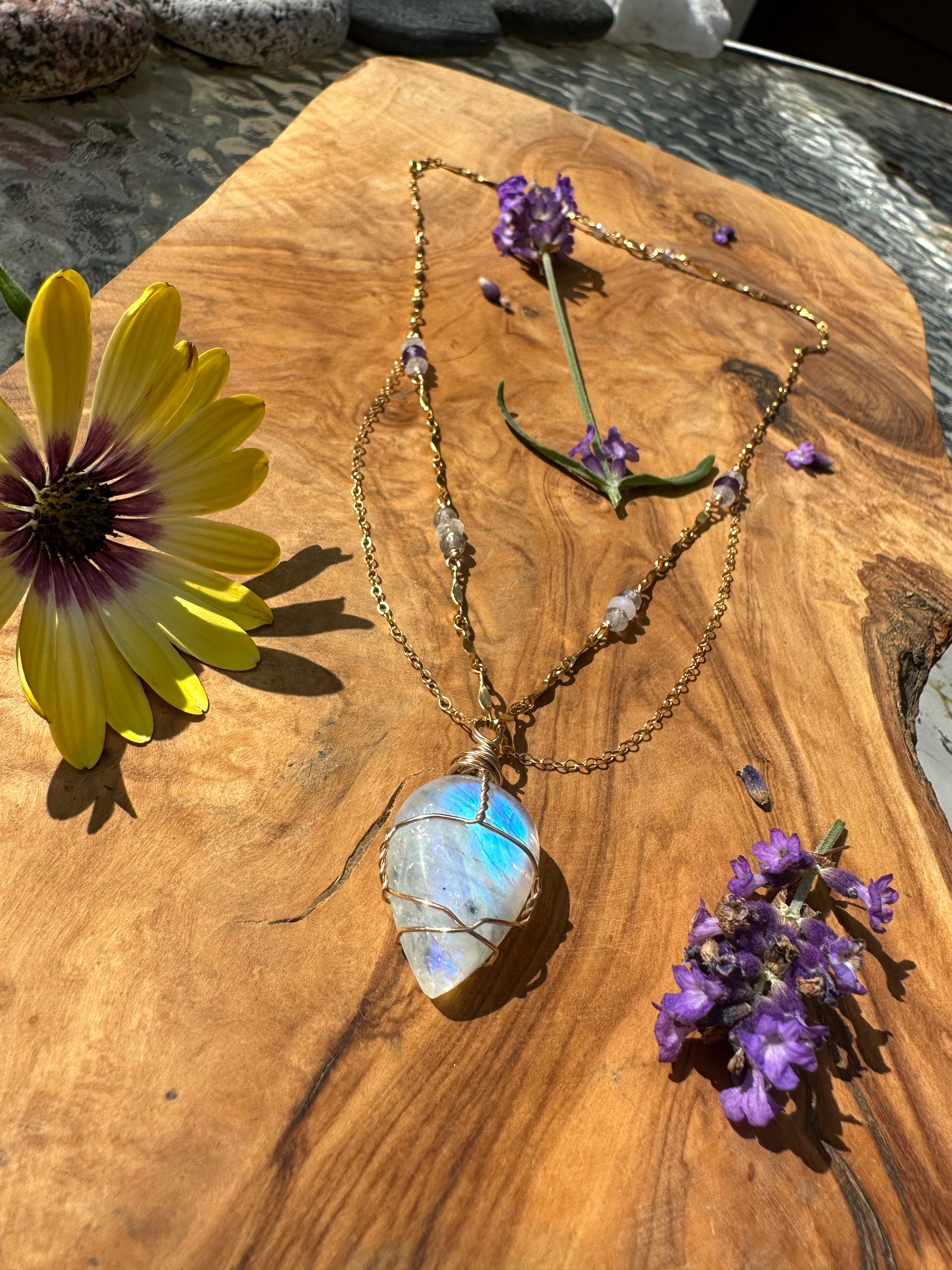 ♡*one of one*♡ moonstone necklace 💧