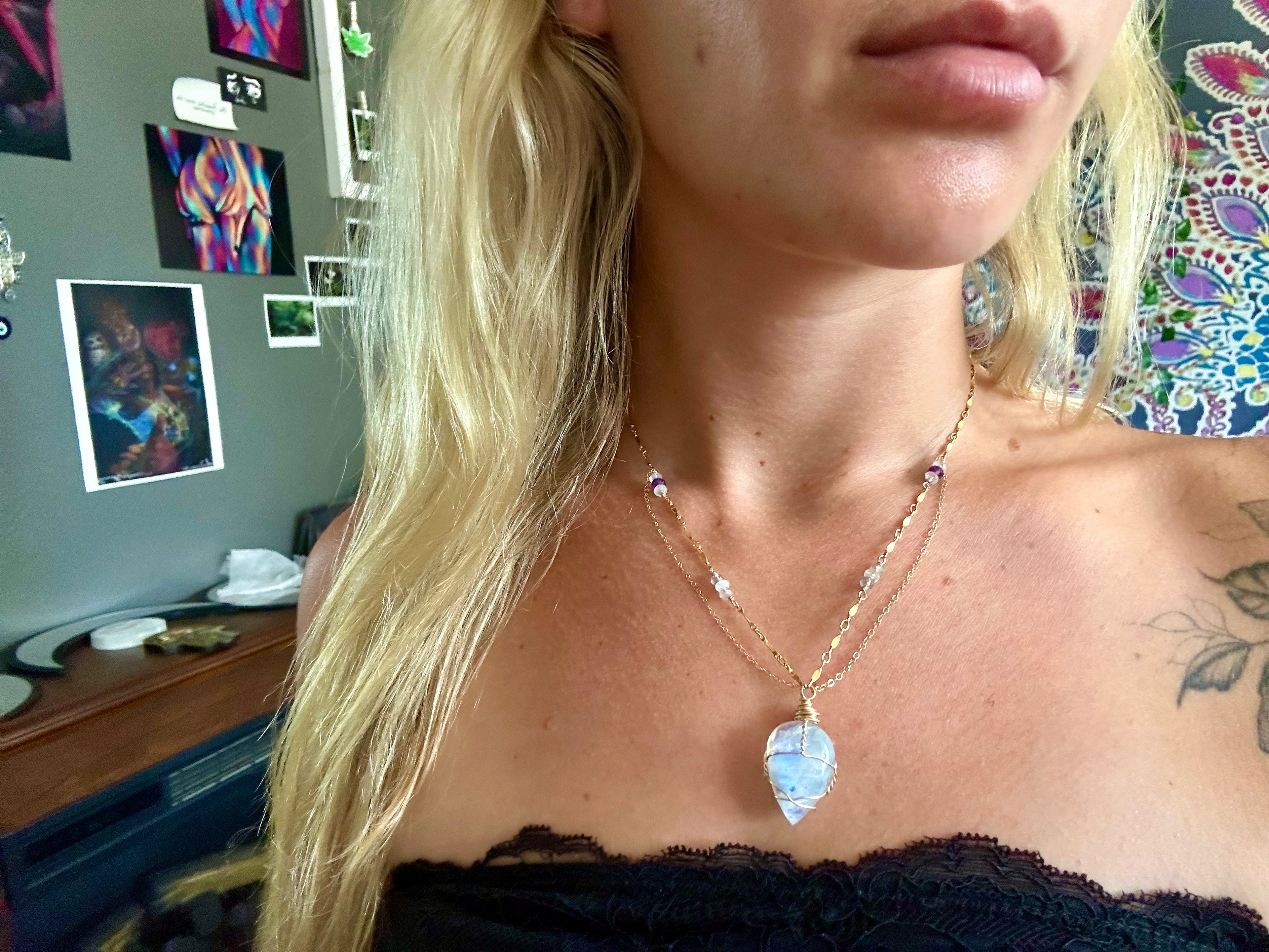 ♡*one of one*♡ moonstone necklace 💧