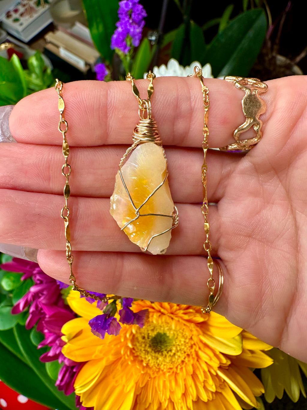 grand golden raw opal necklace 🌞