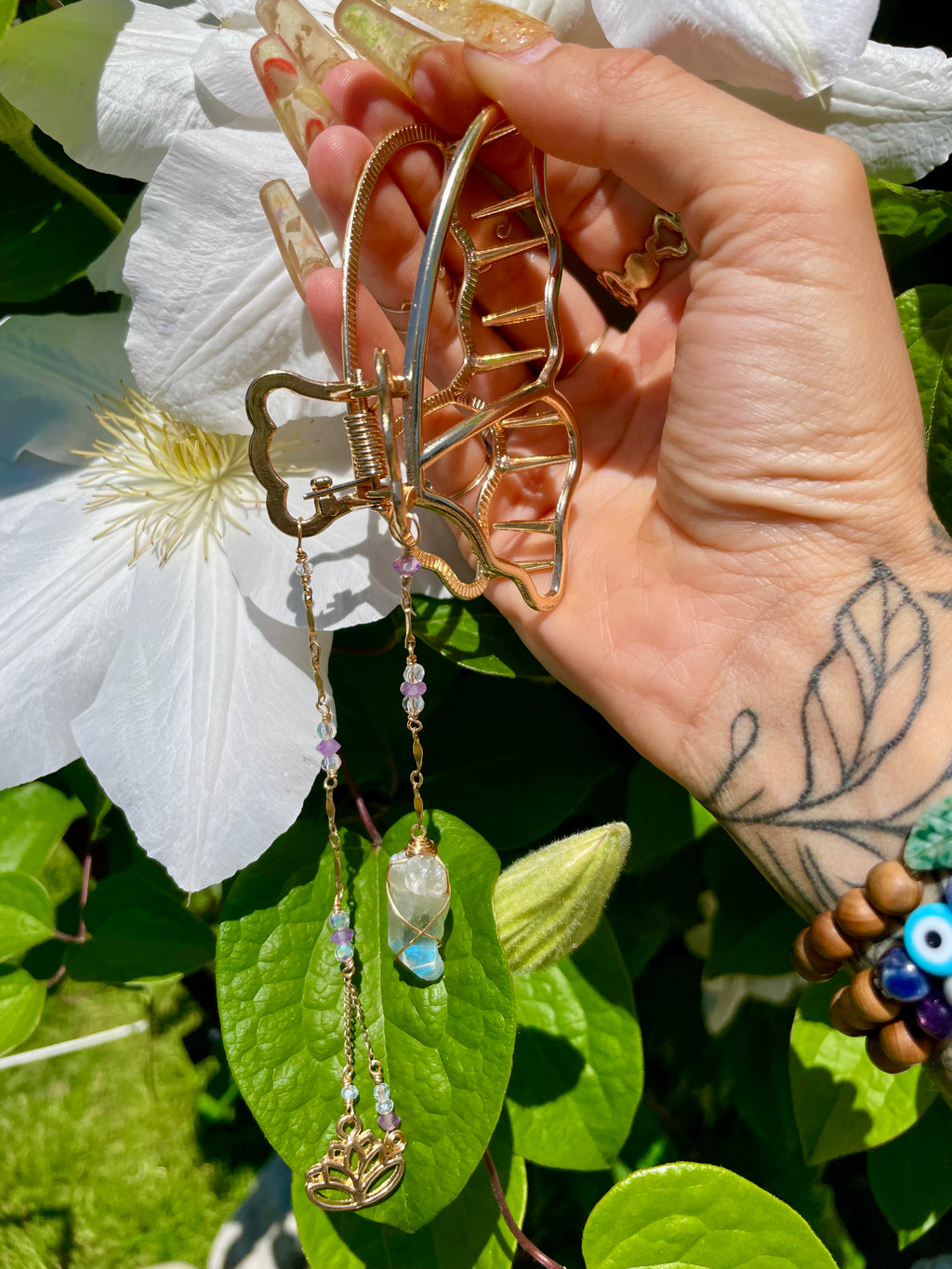 butterfly lotus drippy crystal clip